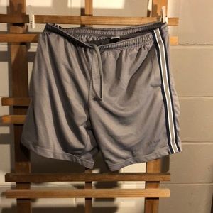 Old navy men’s mesh shorts. Size med
